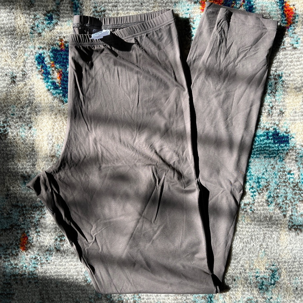 Leggings AIRism from Uniqlo, darker taupe